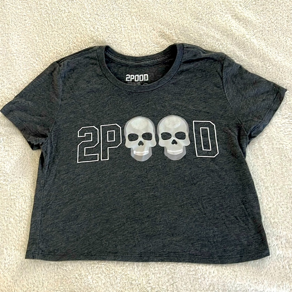 2POOD Women's Black Skull Crop Tee